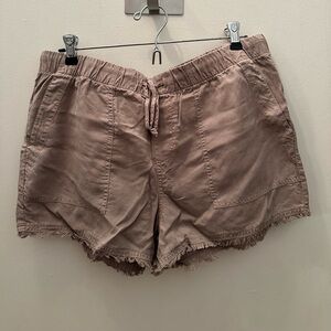 Bella Dahl frayed hem shorts